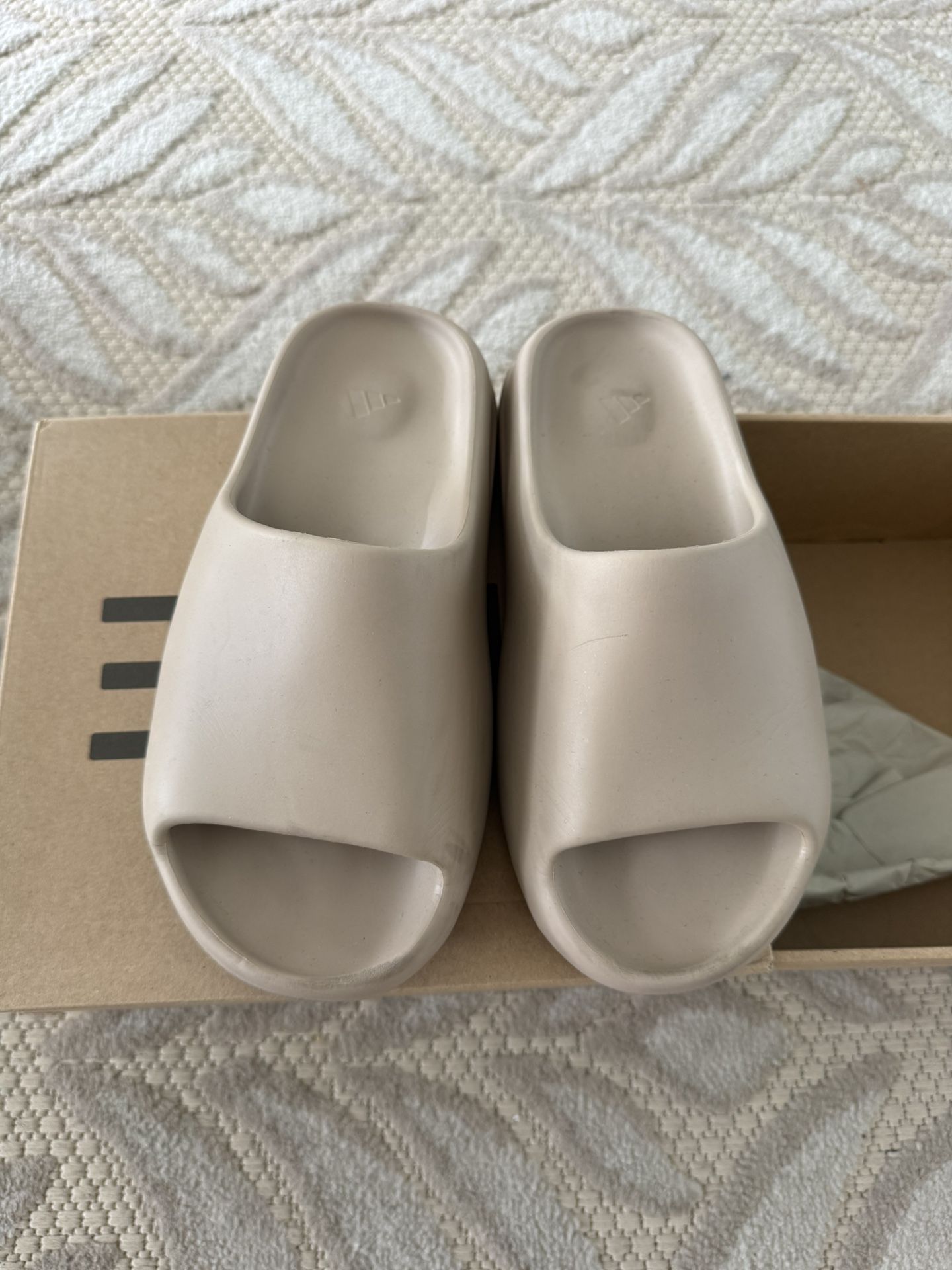 Adidas Yeezy Slide (first release)