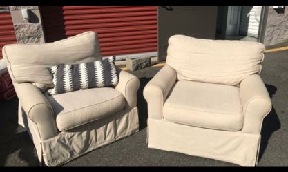 2 great little love seats in great condition.