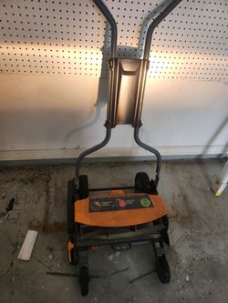 Fiskars StaySharp Max 18” manual reel mower