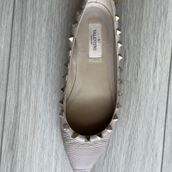 Valentino Flats Size 6.5 (Like New)