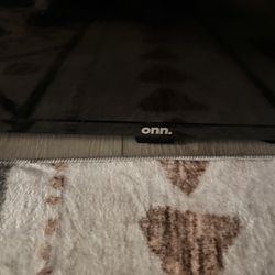 32” onn Roku tv