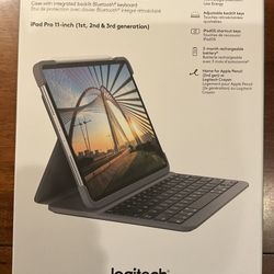 iPad keyboard — Logitech Slim Folio Pro