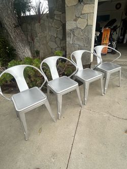Perdomo Set of 4 Stackable Dining Chair Patio Chair Side Chair 4 Pieces Metal Dining Chair