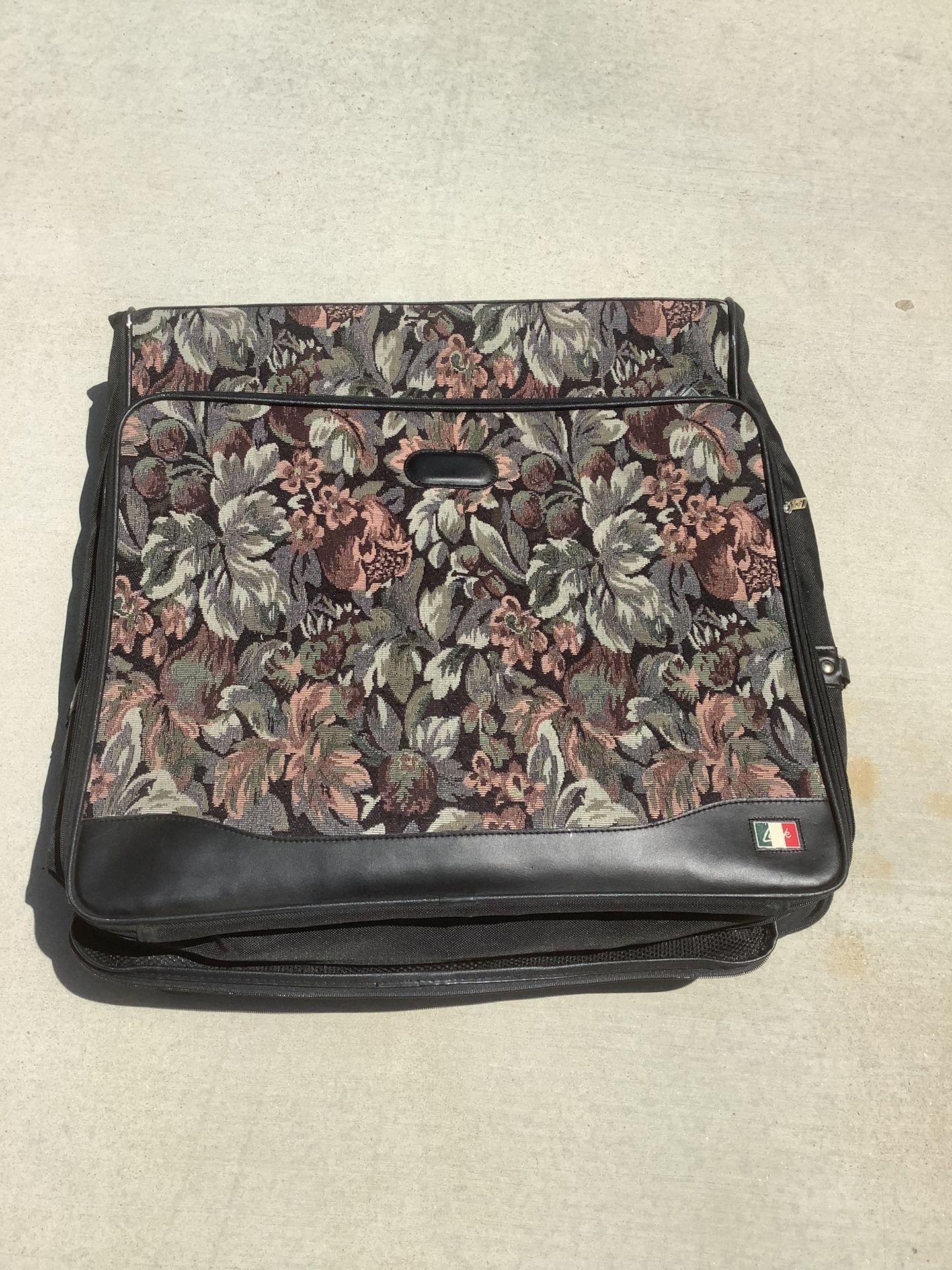 Lark Travel Luggage Suitcase Set of 2 Vintage