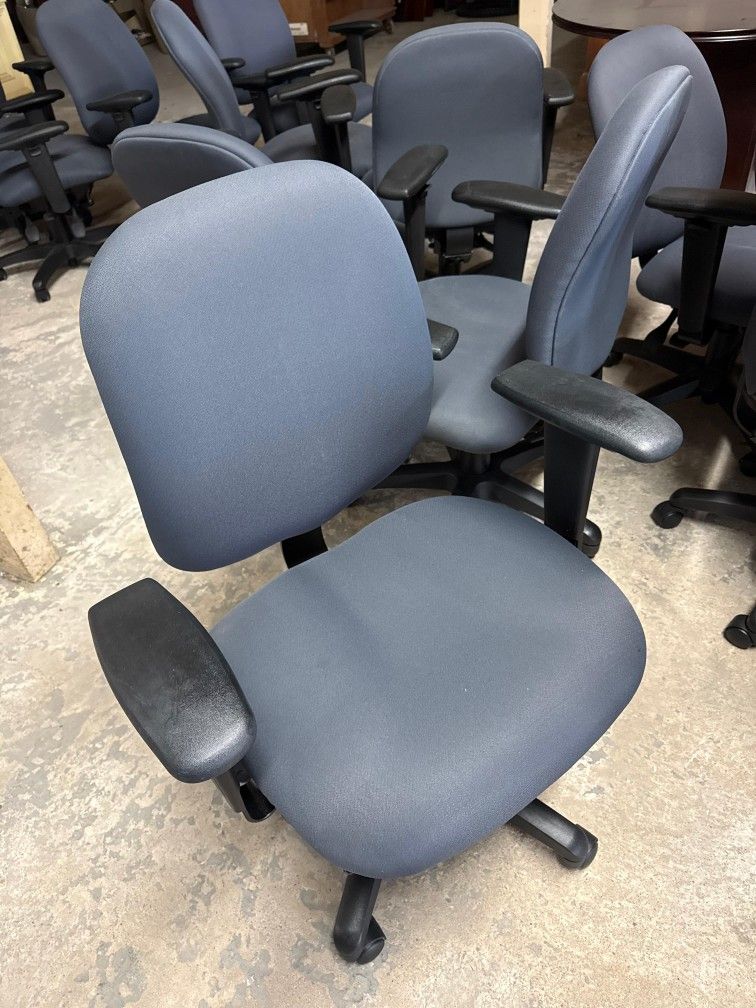 OFFICE CHAIRS, GAME ROOM CHAIRS AVAILABLE FOR SALE!!! EACH