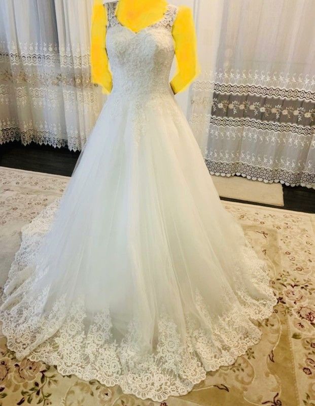 Pierre Cardin Wedding Dress Size 37 For Sale Only Used Once) In