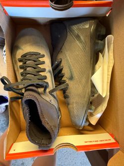 Soccer cleats