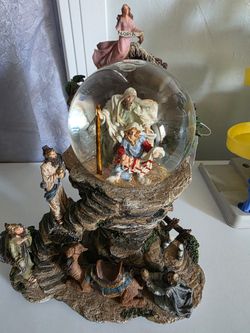 Jesus Nativity Scene Snow Globe