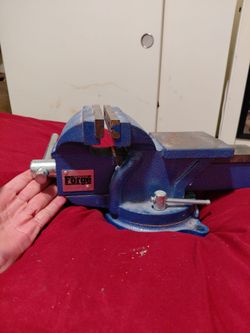 Bench vice