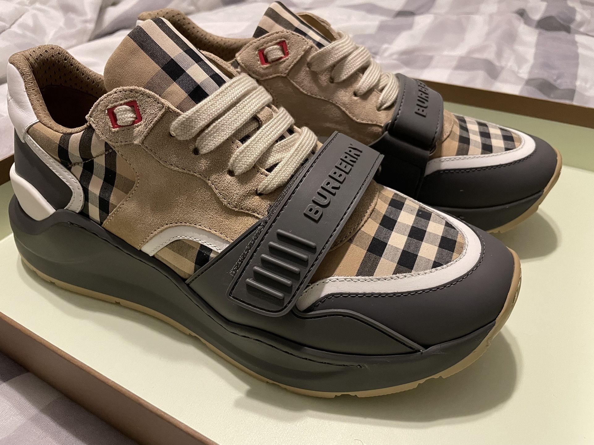 Burberry Low Top Sneaker Size 10US
