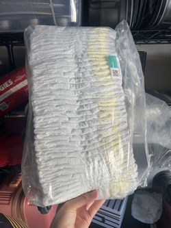 Size 1 pamper diapers