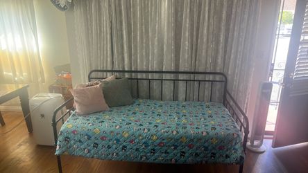 Day bed