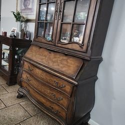 3 Drawer Hutch