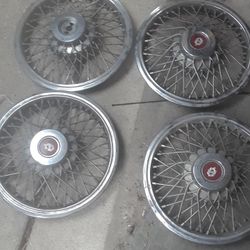 Oldmobile Hub Cap 150$ Obo Rare Caps Oem