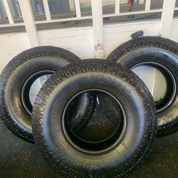 Pro Comp  315/75/16 A/T 450$