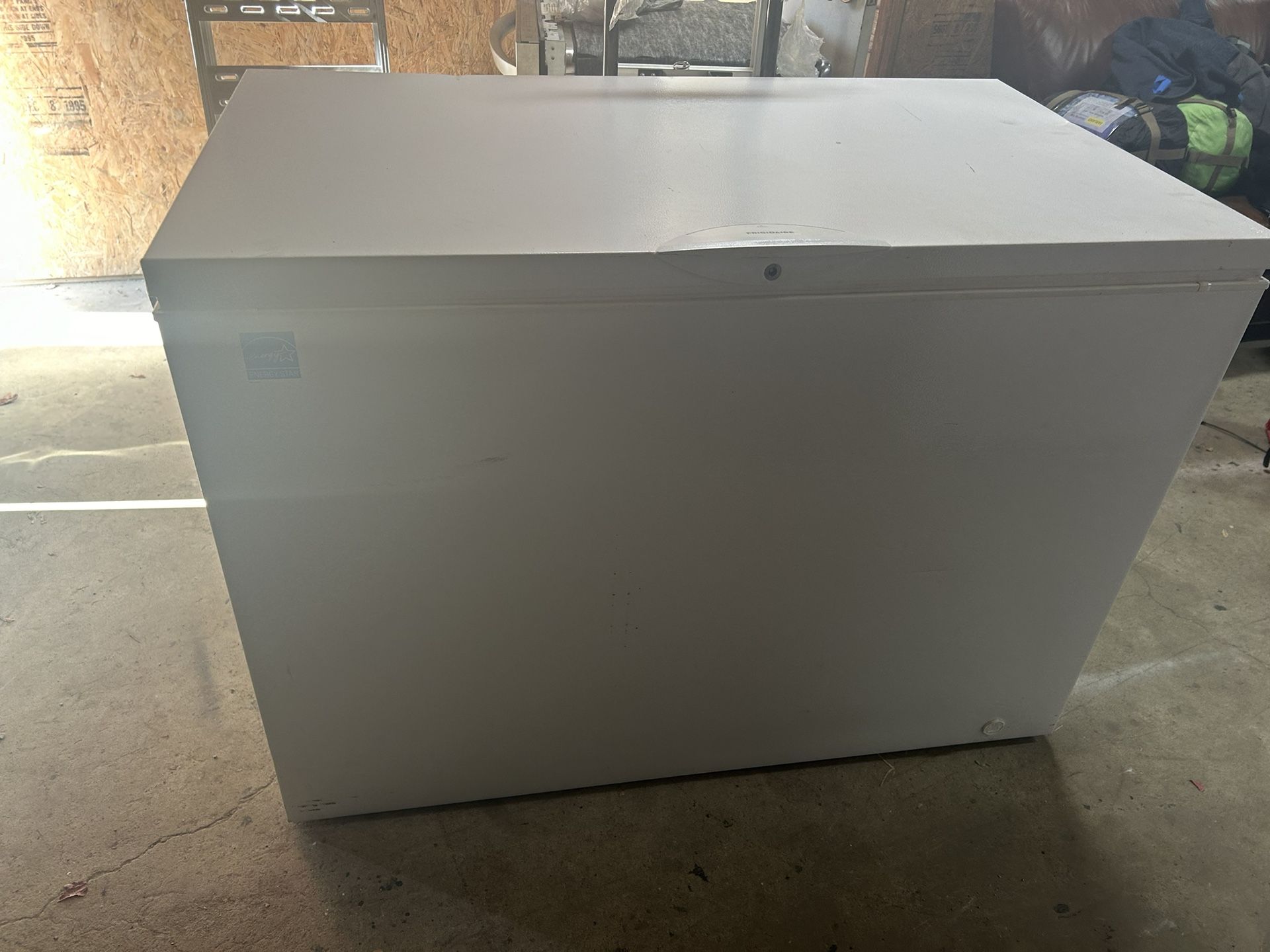 CHEST FREEZER