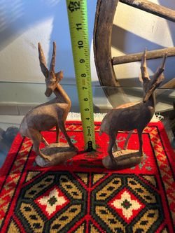 PAREJA DE VENADO ANTIGUO DE MADERA