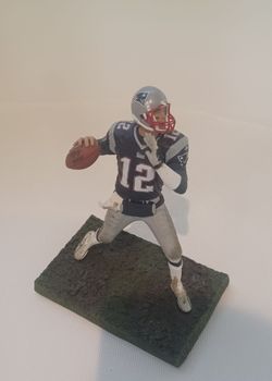 2005 MCFARLANE TOM BRADY 7 IN. FIGURINE