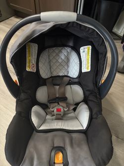 Chicco key fit 30 car seat with 2 bases and free caddy