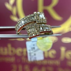 14K GOLD DIAMOND RING