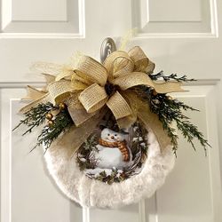 Cozy Snowman Wreath 