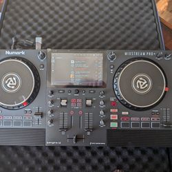 Numark Mixstream Pro+