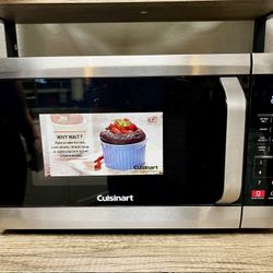 Compact size, 0.7 cu.ft countertop microwave, 700 Watts