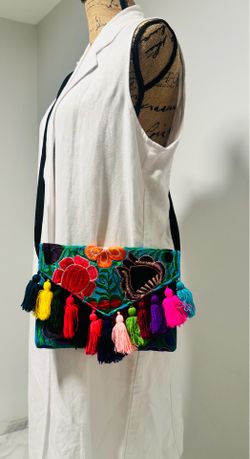 Handmade Chiapas Artisan Floral Bag – Crossbody or Clutch – Colorful Design