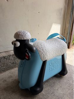 Ride On Suitcase - Shaun the Sheep