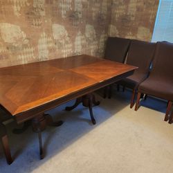 Dinning Room Table & 6 Chairs