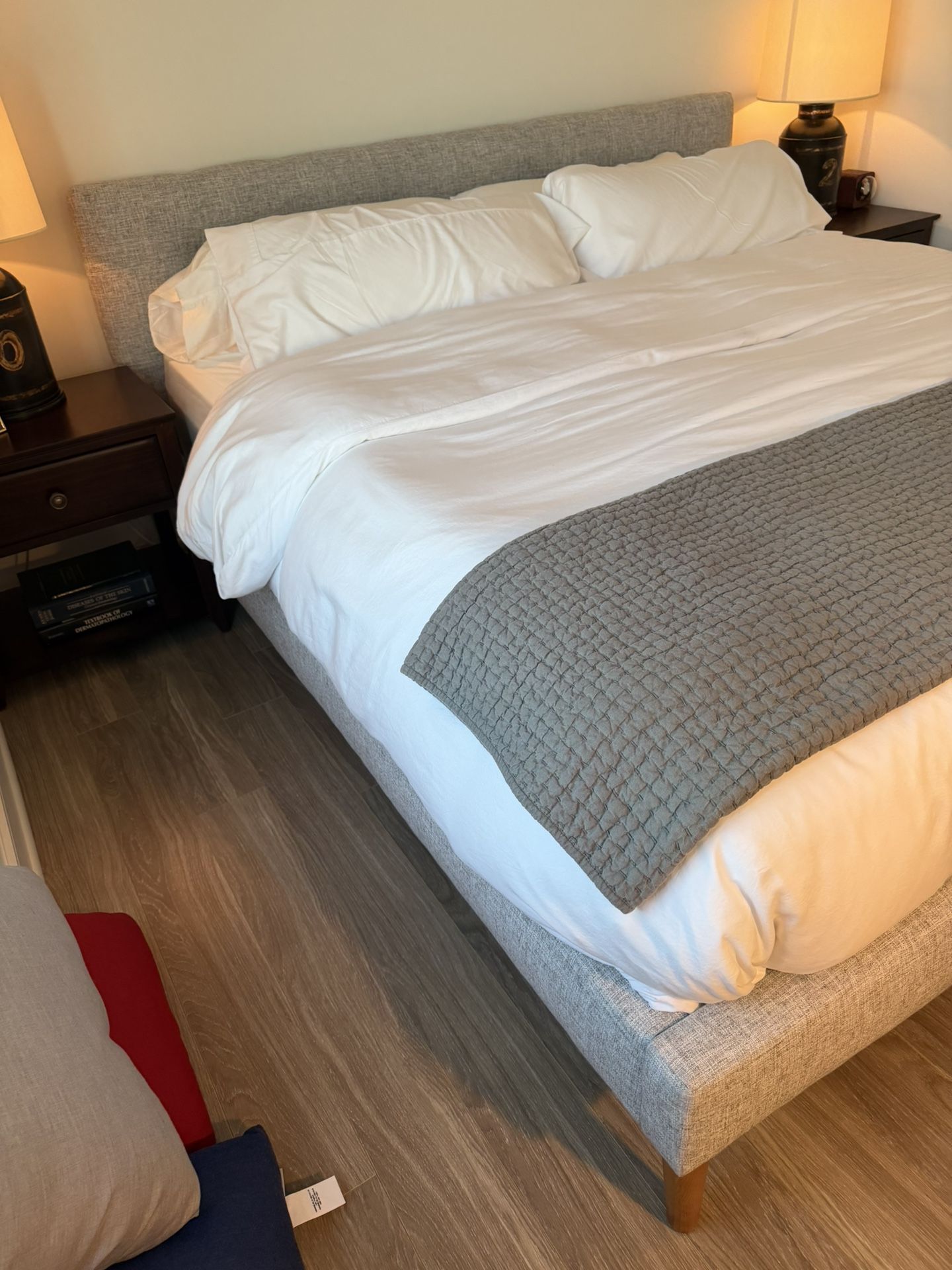 Upholstered King Bed 