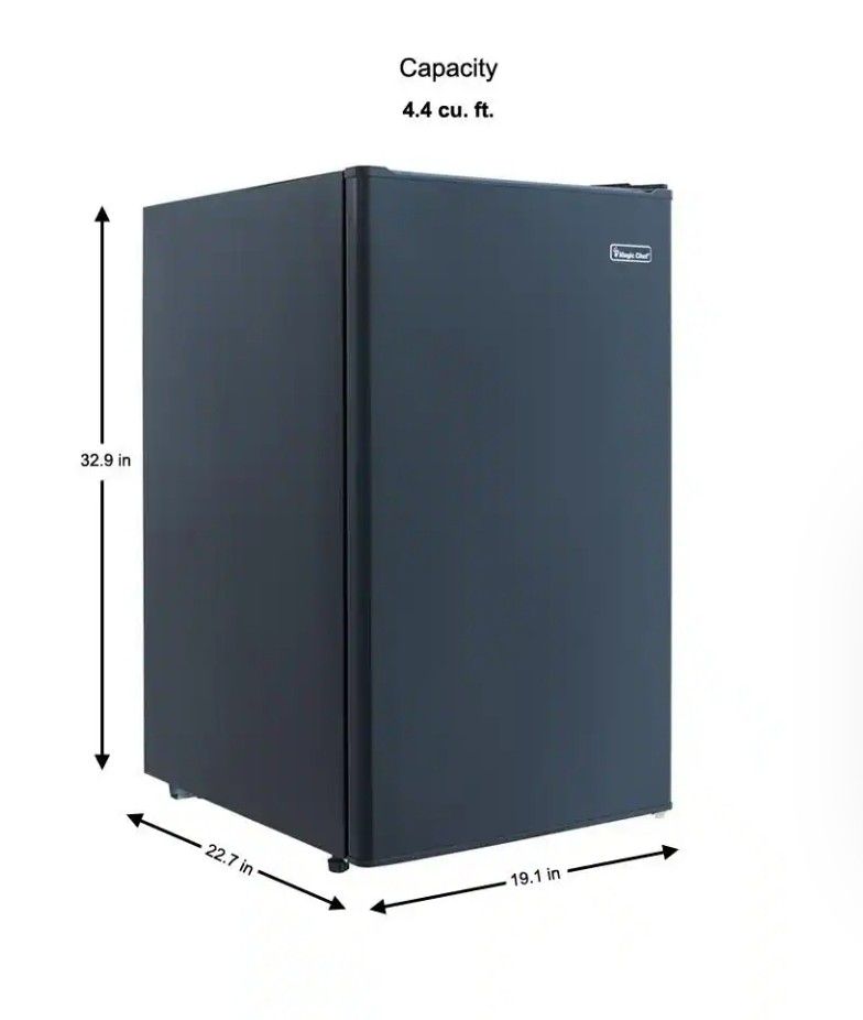 New Magic Chef Mini Fridge 4.4 cu