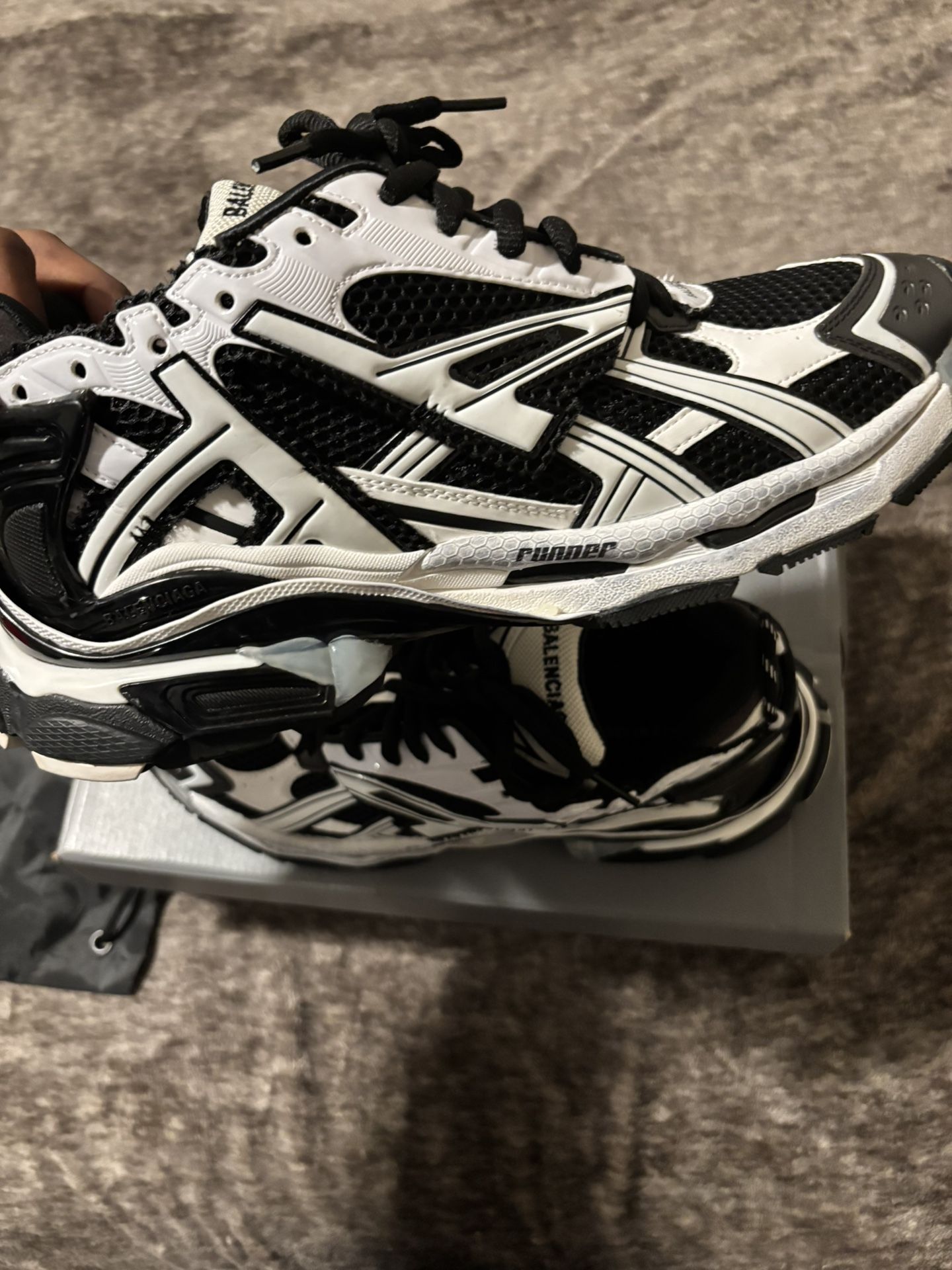 balenciaga runners size 44