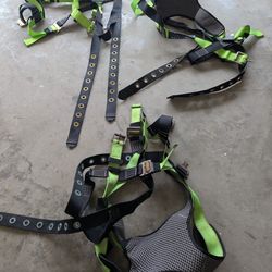 2 Body Safety Harnesses For Tree Trimming And Aerial Work
