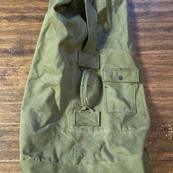 MILITARY DUFFLE BAG