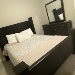 Queen Bed With Mattress 