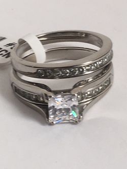 NEW WOMENS RING SIZE 9 STAMPED