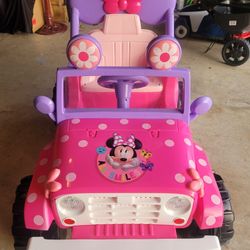 Disney's Minnie Mouse 6V Ride-On Toy