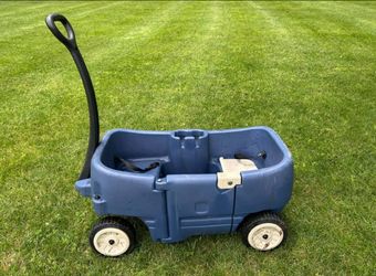 Step 2 Blue Plastic Kids Wagon