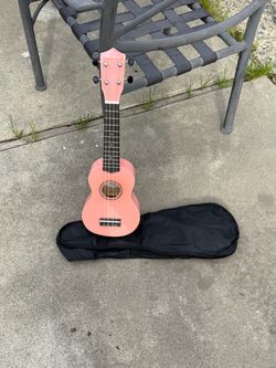 Pink Soprano Ukulele with Gig Bag