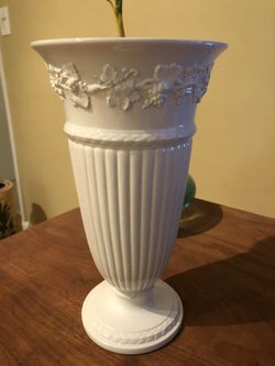 Wedgewood Queens Ware Vase - Collectible
