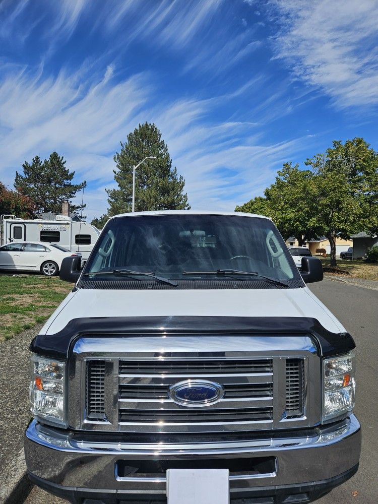2011 Ford E-350