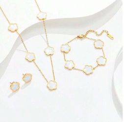 Clover white Jewelry Set