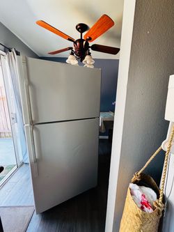 White Top-Freezer Refrigerator