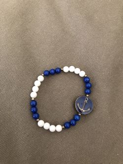 Anchor bracelet