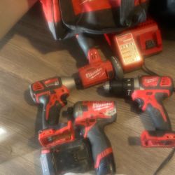 Están En Buen Estado Todos Trabajan Y Trae Dos Vaterias Y El Cargador 