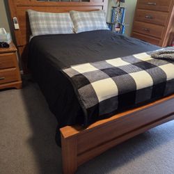 Bedroom Set  Full Size Bed 