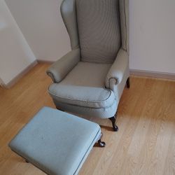 Chair With Ottoman 