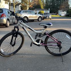 Mongoose Maxim 21 speed bicycle