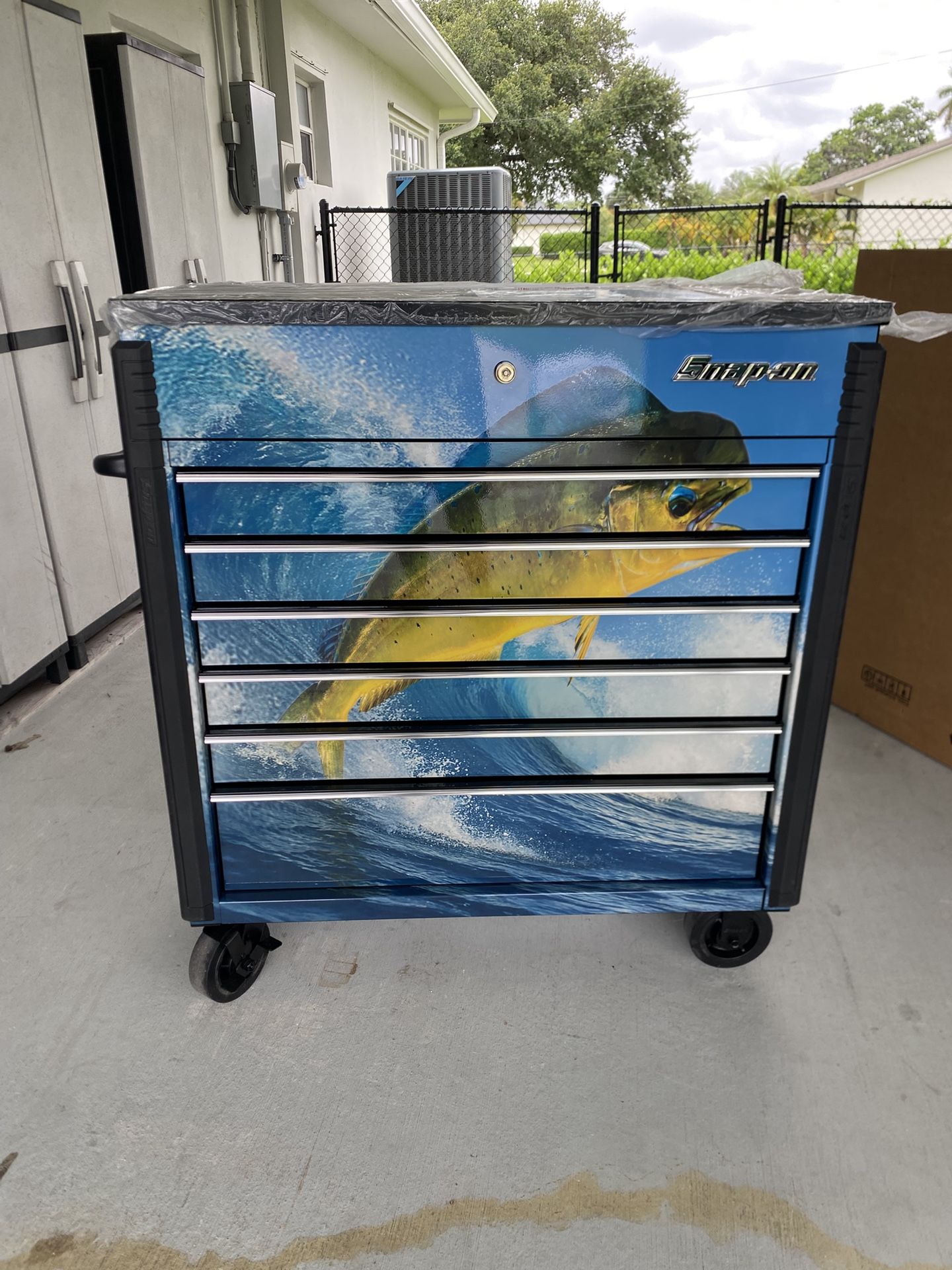 Brand new custom Snap-On toolbox